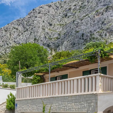 Apartment Amazing In Omis With Kitchenette *